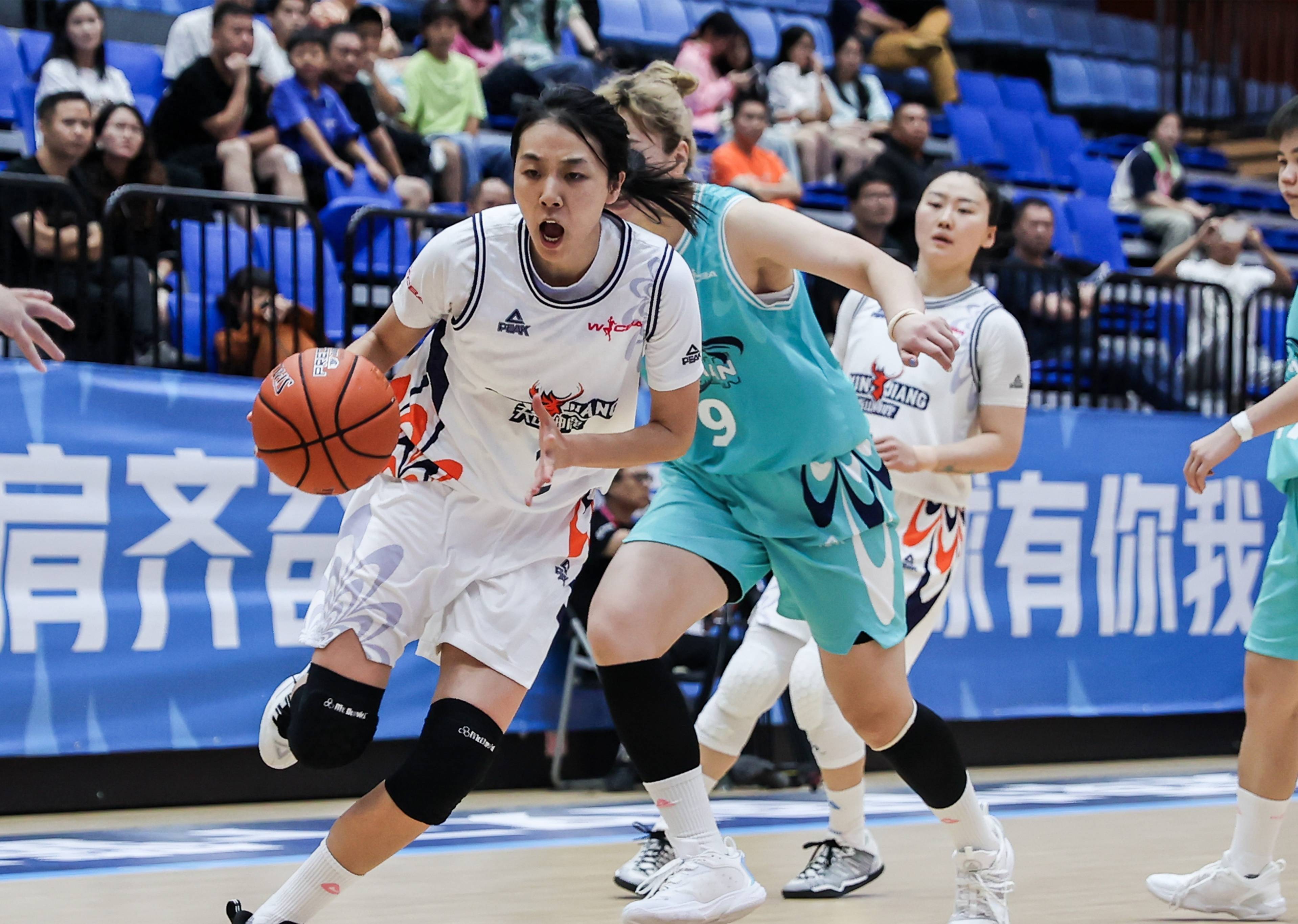 国内篮球职业联赛季后赛前景引发关注